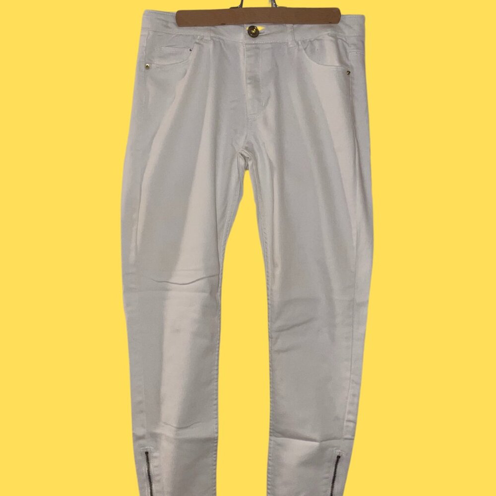 🤍 White H&M Women’s Pants – Size 8 – Perfect for Spring! 🤍